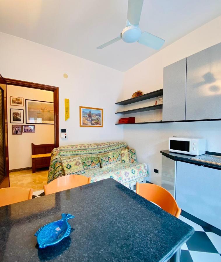 Apartamento Hostdomus - Bilocale Sul Borgo Finale Ligure Exterior foto