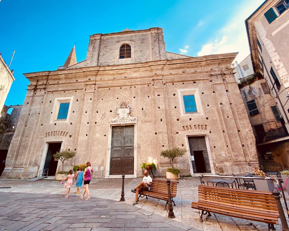 Apartamento Hostdomus - Bilocale Sul Borgo Finale Ligure Exterior foto