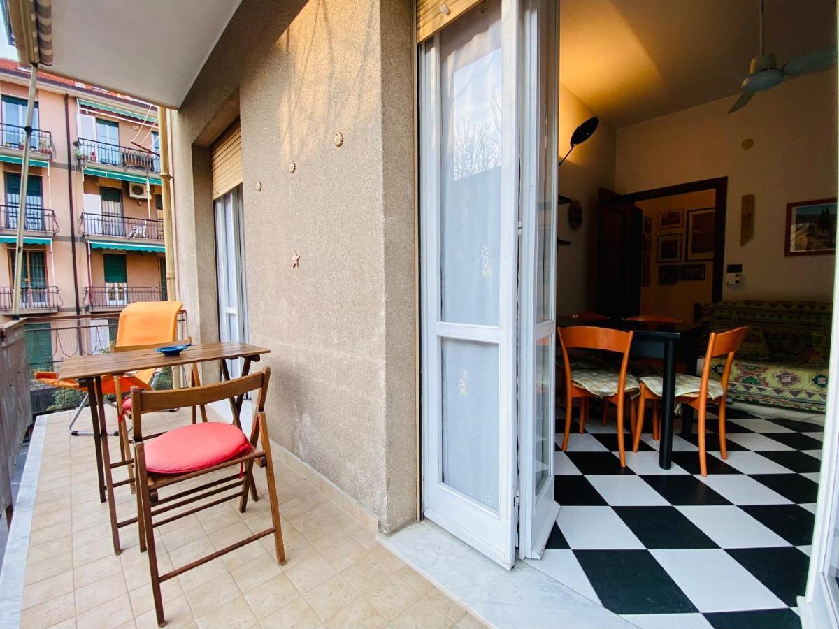 Apartamento Hostdomus - Bilocale Sul Borgo Finale Ligure Exterior foto