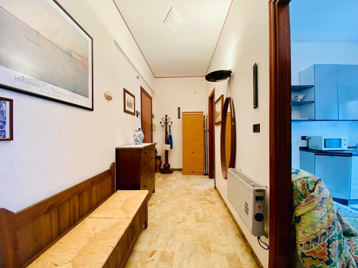 Apartamento Hostdomus - Bilocale Sul Borgo Finale Ligure Exterior foto